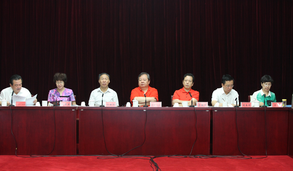 8月2日，第十一届全国少数民族文学创作“骏马奖”终评会议在北京举行，图为终评评委。